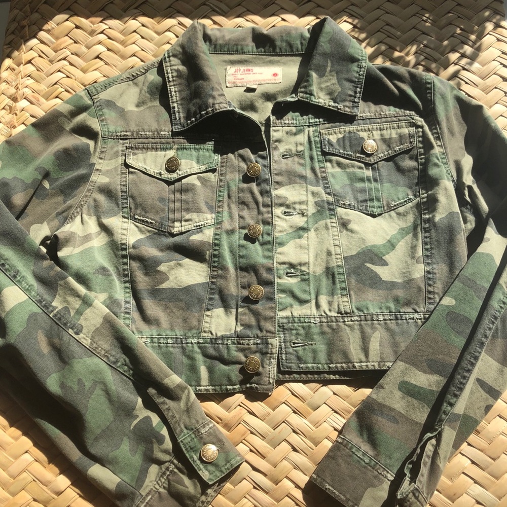 Camouflage cropped jean jacket